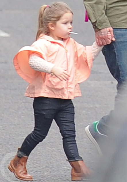 harper-beckham-out-in-london-march-2015