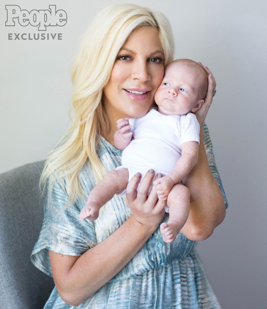 Tori Spelling photographed with her new baby boy, Beau (born 3/2/17), husband Dean McDermott, and kids (from oldest to youngest) Liams, Stella, Hattie & Finn at their home in Los Angeles, CA, on 4/4/17.  Photographer: Elizabeth Messina